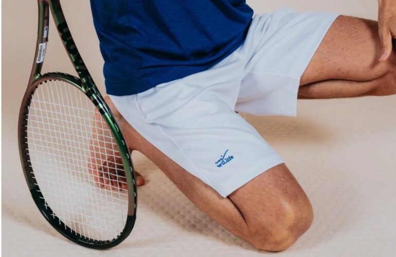 Douleurs après une partie de tennis ? Notre solution textile thérapeutique, le short de récupération proposé par THERATEX