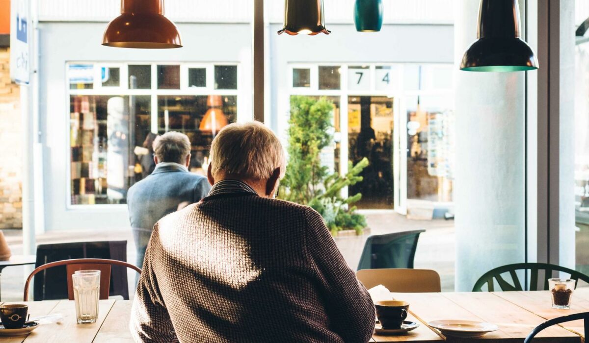Illustration - Douleurs épaules et dos : l’erreur posture la plus fréquente