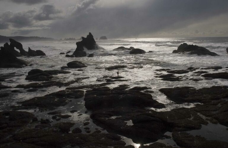 Mal de dos au bureau : causes + routine 10 minutes